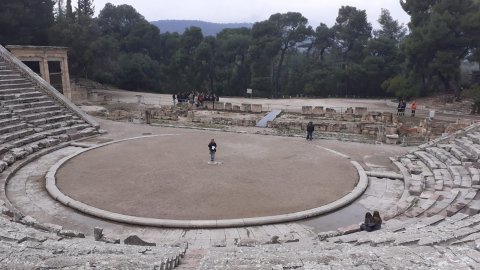 J2 : « dans les pas des héros grecs d'Homère ! Epidaure et Mycènes avec un (...)