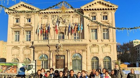 Aire Marine Educative : Les élèves au conseil municipal de Marseille