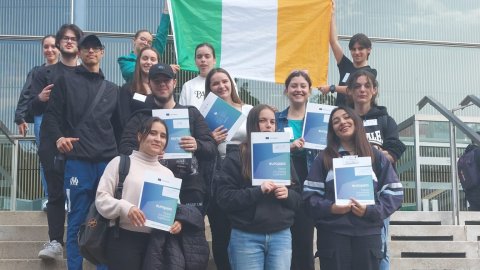 Remise des Europass aux 7 élèves AGORA pour leur mobilité en Irlande - ERASMUS+