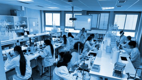 Les collégiens de Chénier au laboratoire de Biotechnologies