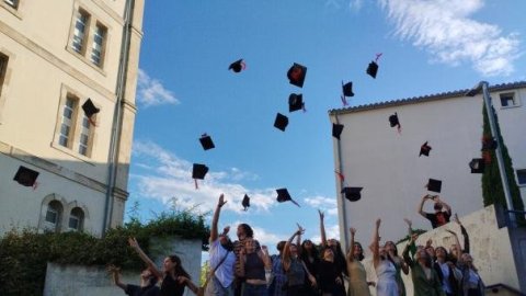 Bac OIB 2023 – 2023 OIB graduates